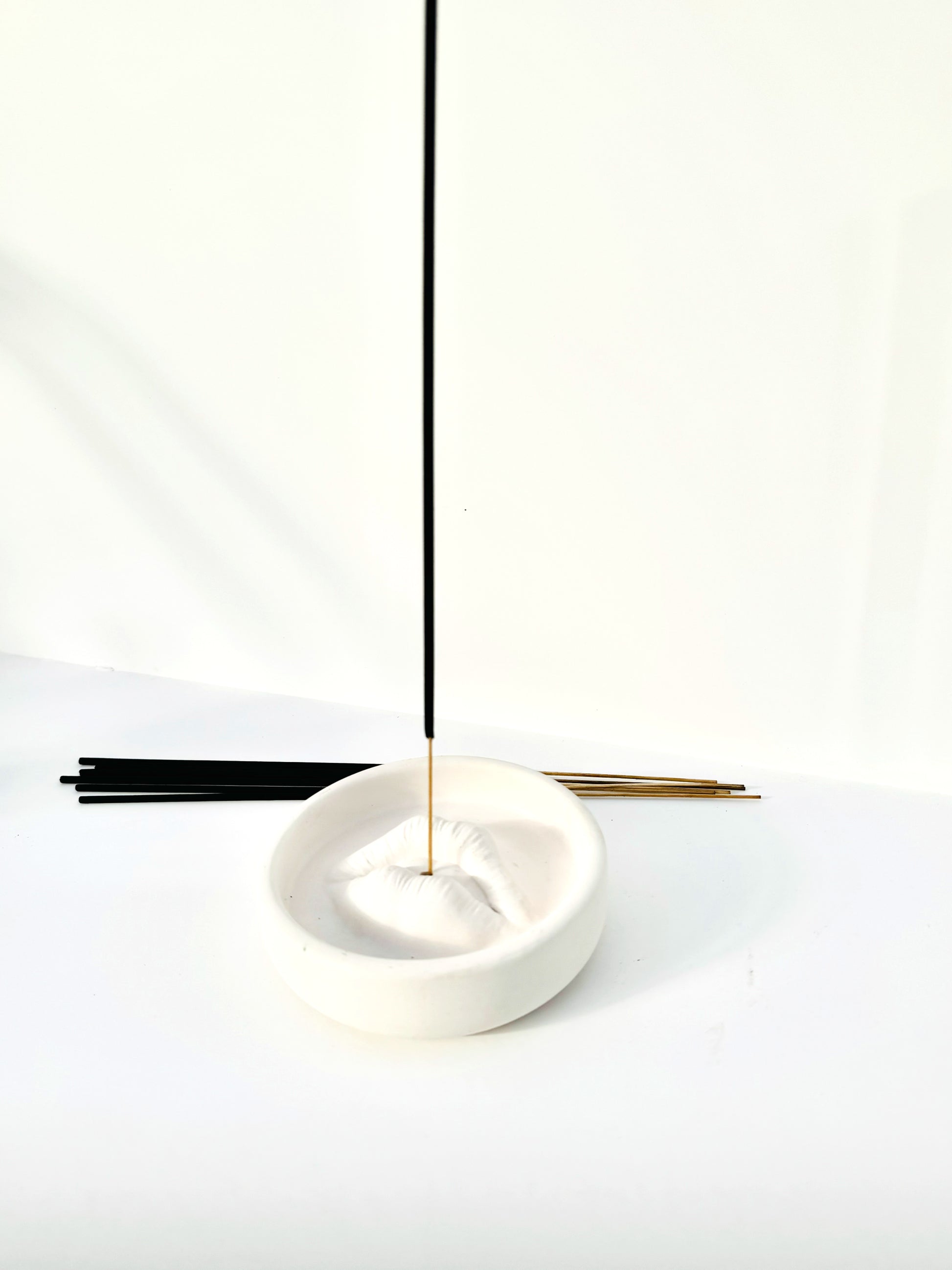 Hot Lips Incense Burner- White image 0